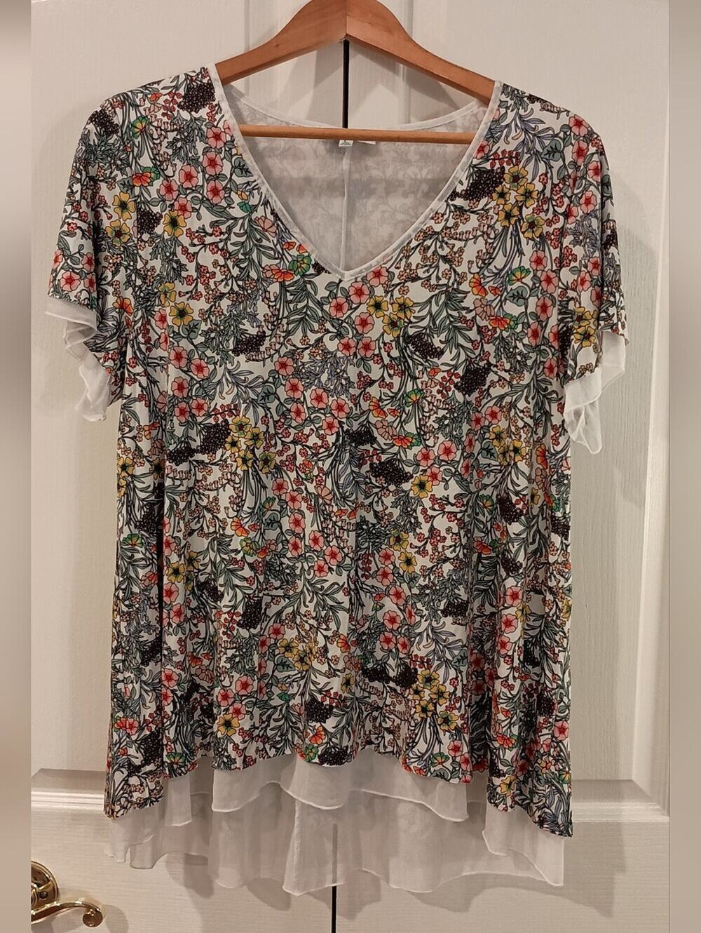 Grace & Lace (boutique) White Floral V-Neck Tunic with Multicolor Blooms